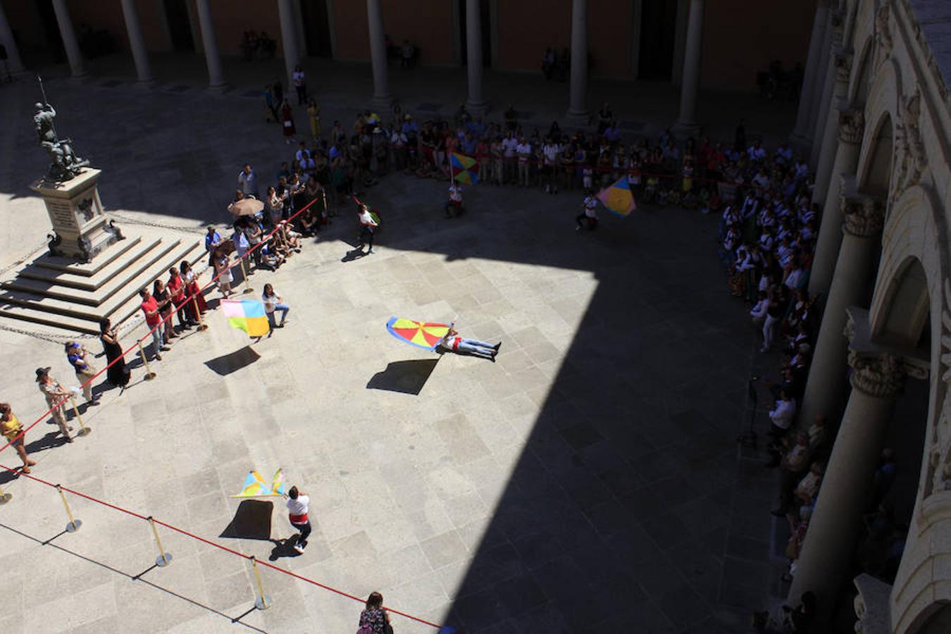 El Baile de la Bandera «toma» el Alcázar de Toledo