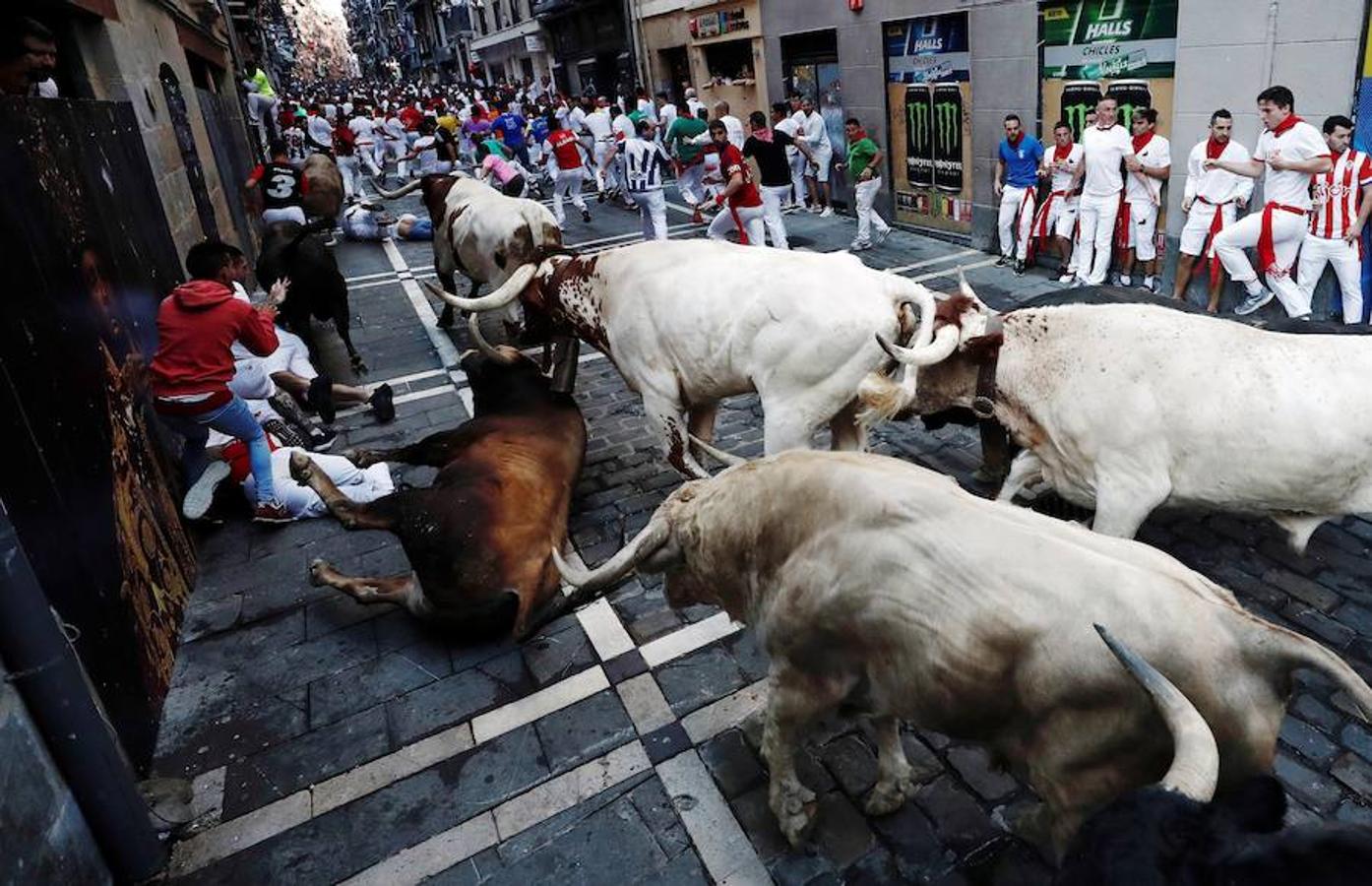 Las mejores imágenes del quinto encierro de San Fermín