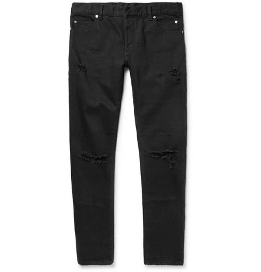 Jeans de Balmain. Los jeans de pitillo negros son una prenda icónica del director creativo de Balmain , Olivier Rousteing, por lo que no hay mejor opción para las rebajas que adquirir este diseño de la marca francesa que cuenta con un descuento del 50%. Precio: rebajado de 1.090 euros a 545.