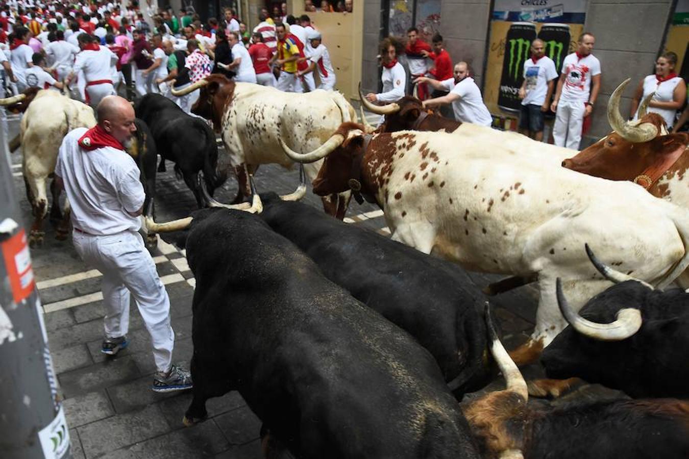 Las mejores imágenes del sexto encierro de San Fermín