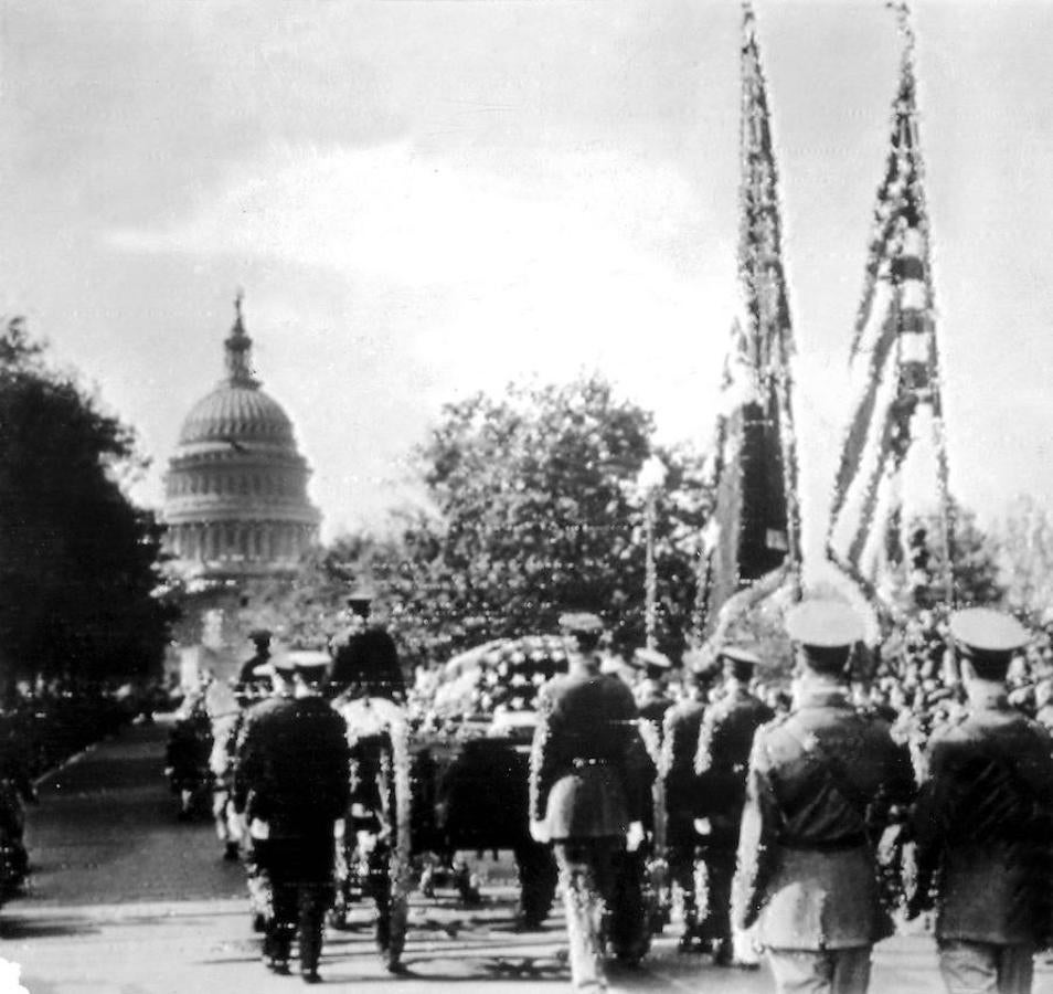 Imagen del féretro de los restos de Franklin Delano Roosevelt. 