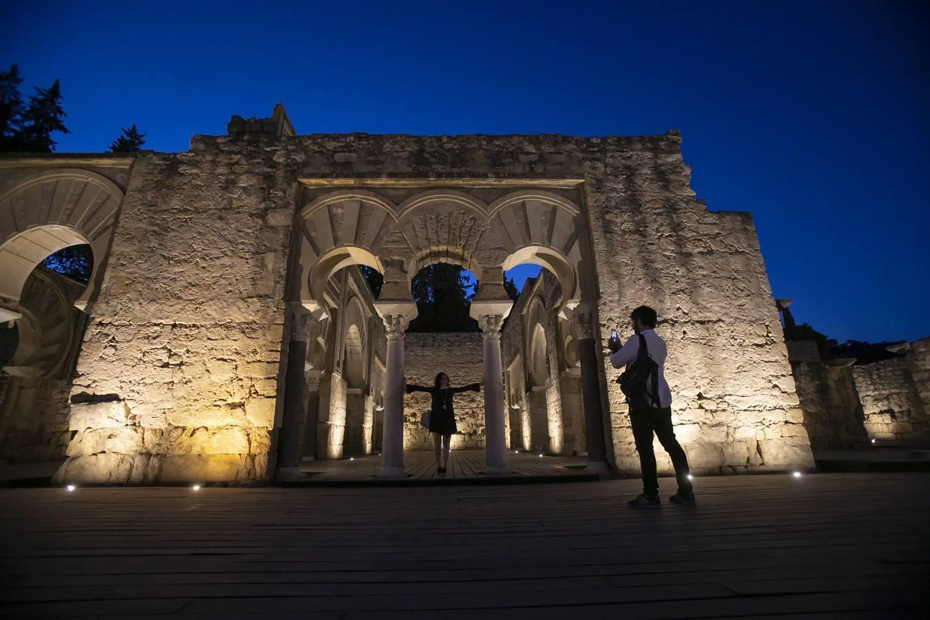 La visitas teatralizadas nocturnas a Medina Azahara, en imágenes