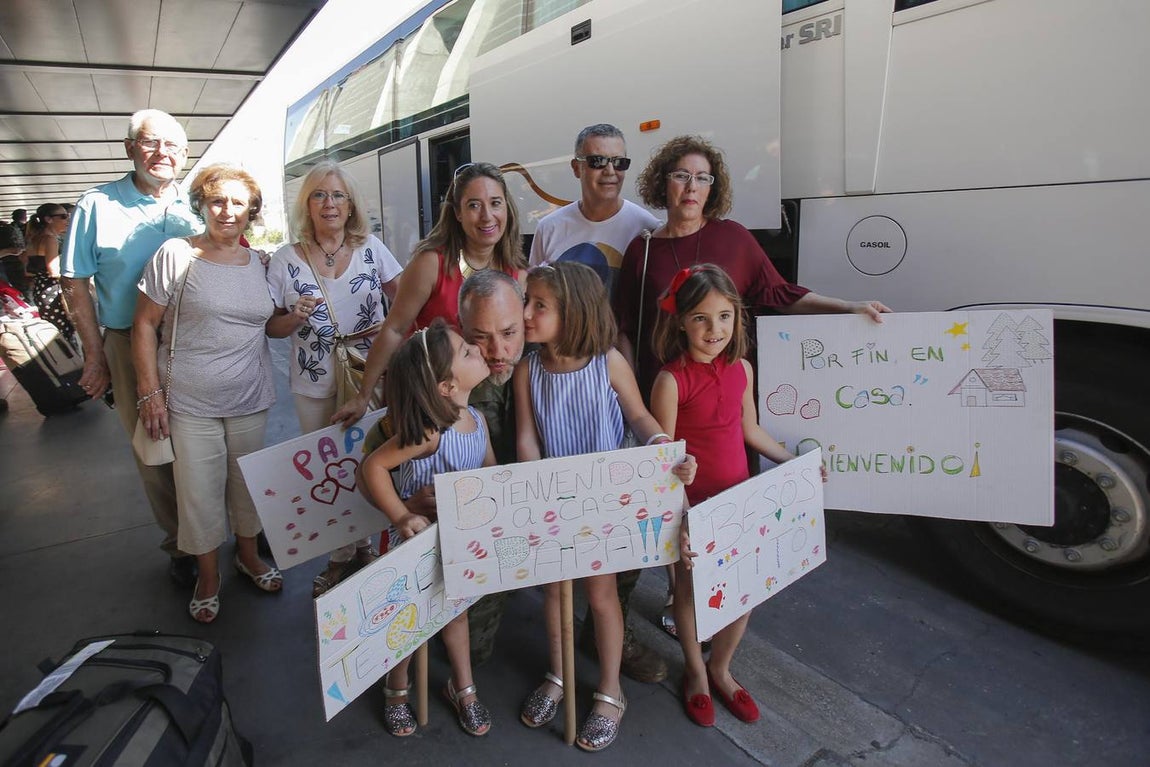 El regreso a Córdoba de los soldados de la Brigada de Cerro Muriano, en imágenes