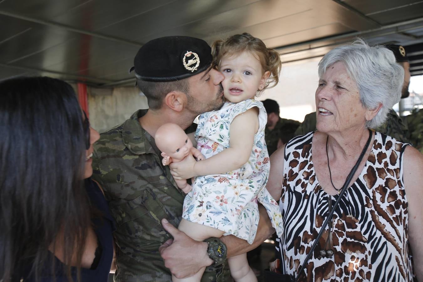 El regreso a Córdoba de los soldados de la Brigada de Cerro Muriano, en imágenes