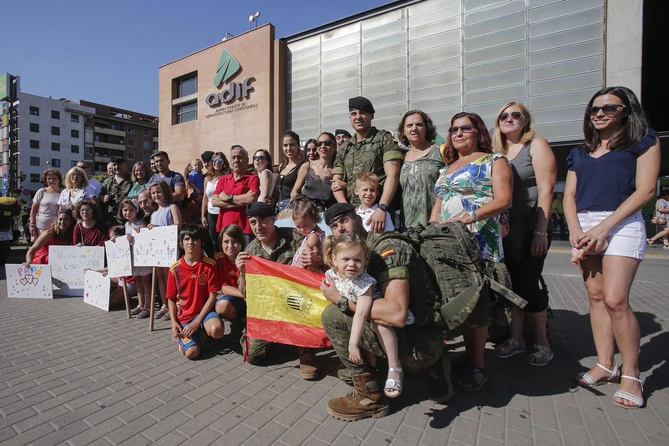 El regreso a Córdoba de los soldados de la Brigada de Cerro Muriano, en imágenes