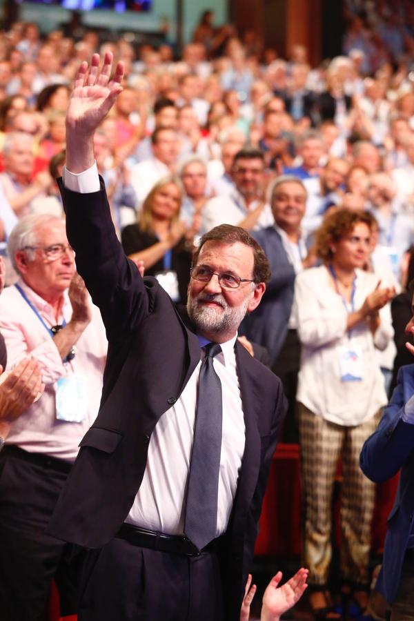 Mariano Rajoy recibe al ovación de todo el auditorio durante el Congreso Nacional del PP. 