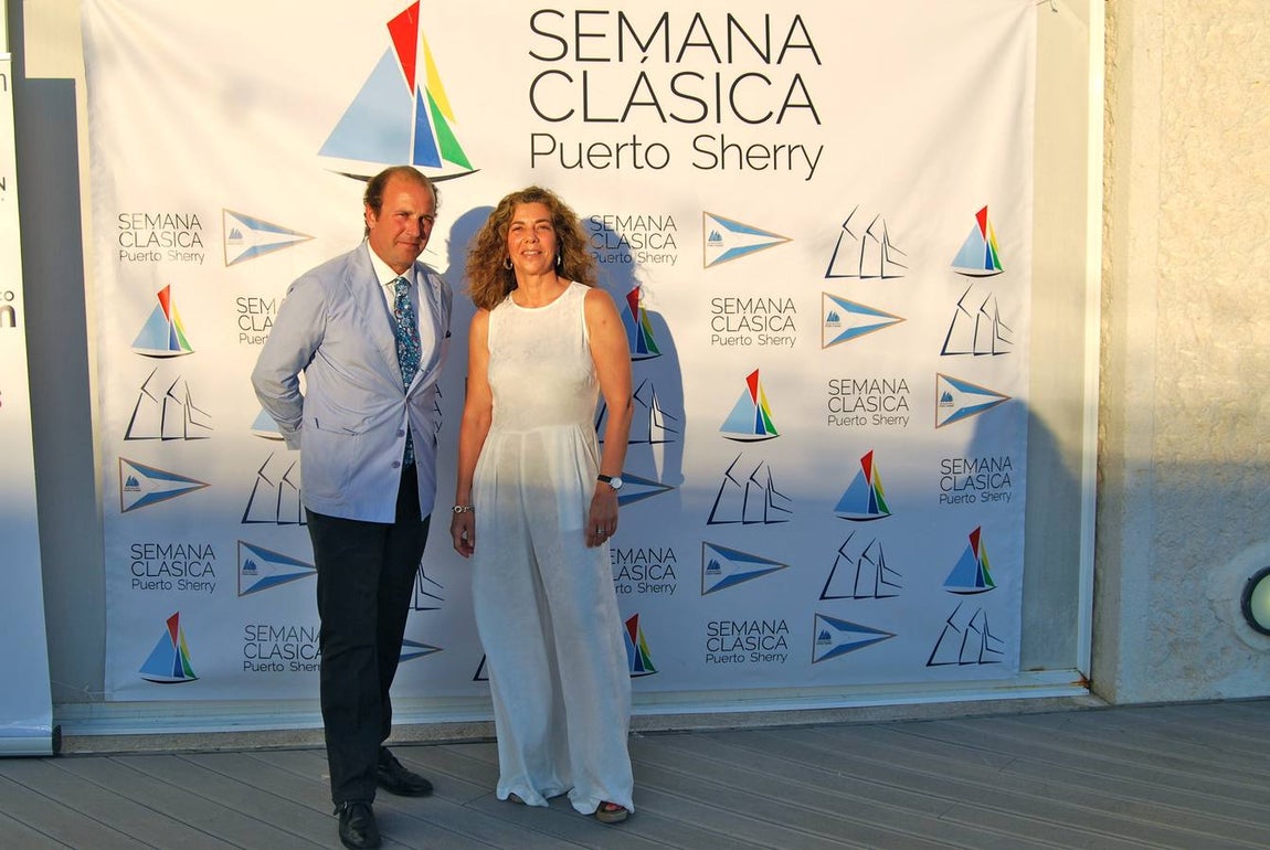 Enrique López-Bosch (Director General Hotel Puerto Sherry) y Valle de la Riva (Presidenta Hotel Puerto Sherry). 