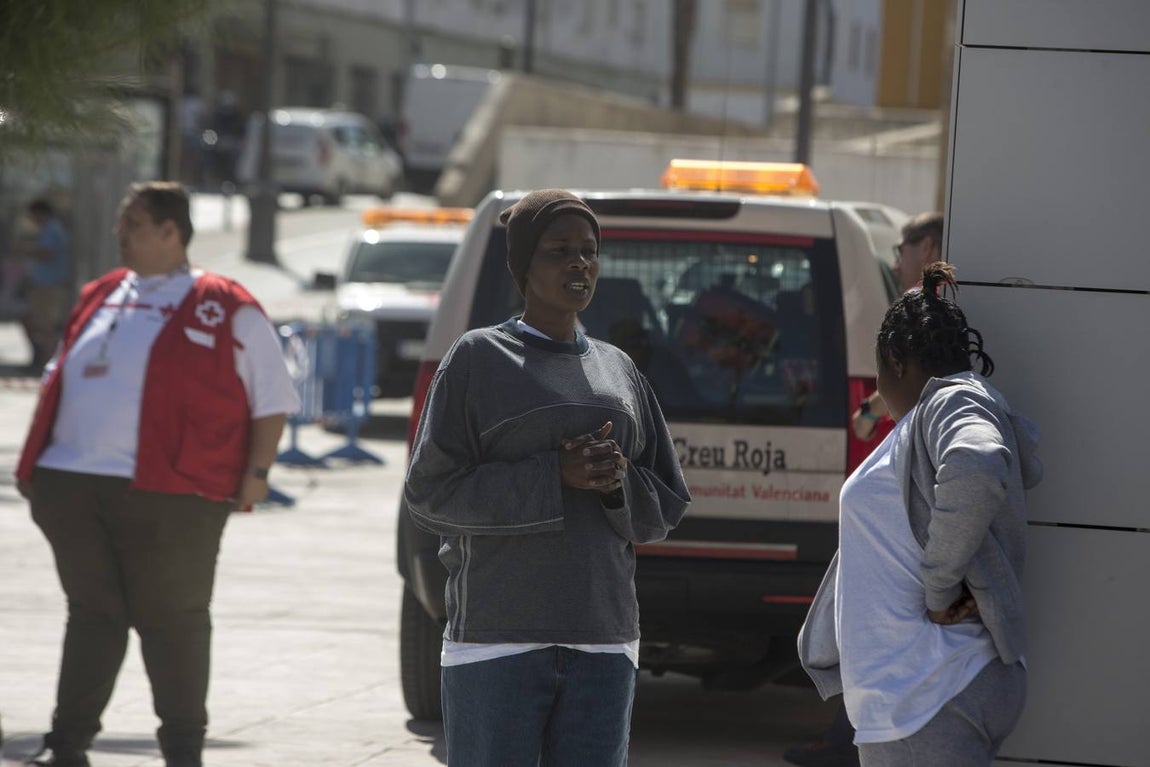 Un centenar de inmigrantes acogidos en la Mirandilla
