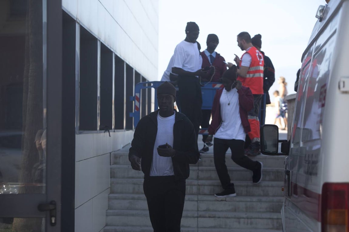 Un centenar de inmigrantes acogidos en la Mirandilla