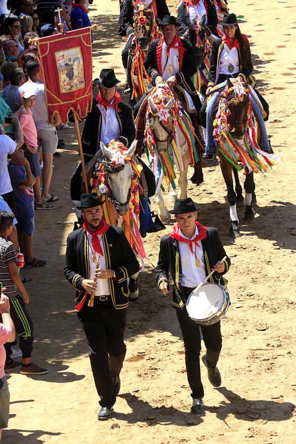 En El Carpio de Tajo no hay 25 de julio sin carreras de caballos enjaezados. 