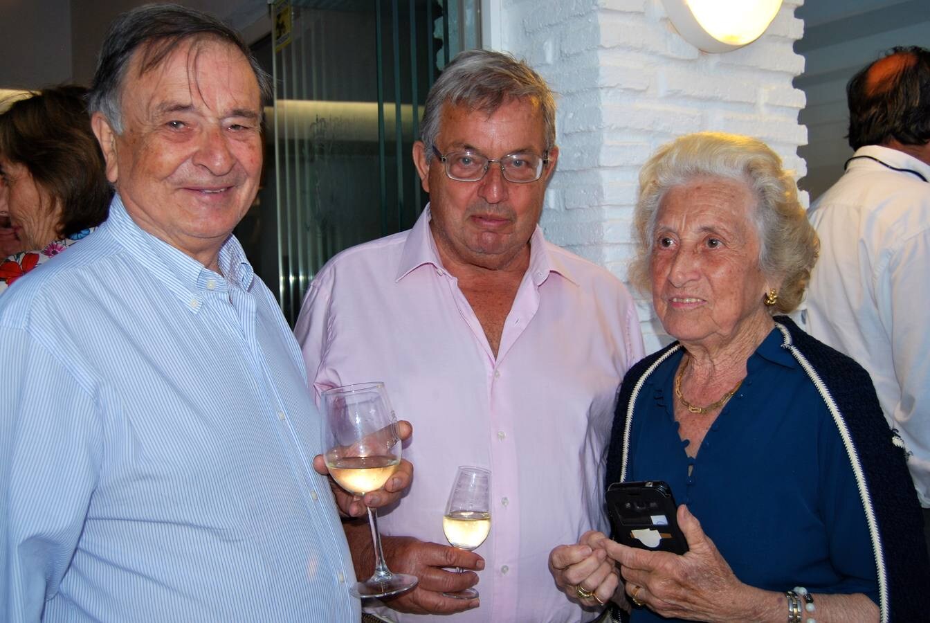 Ernesto Cañedo, Javier Domecq y Ángeles Osborne. 