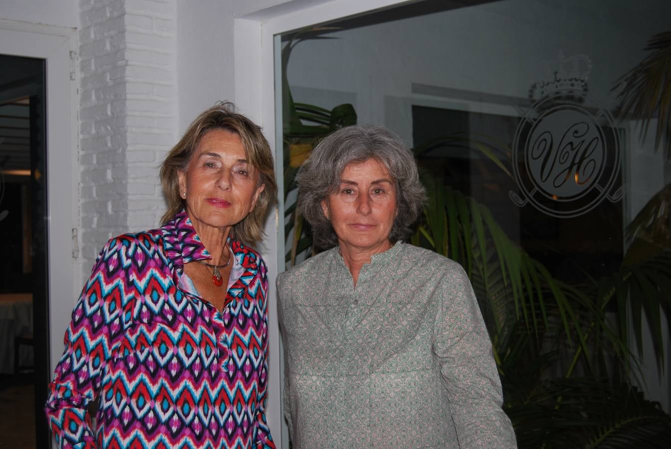 Pilar y María de los Ángeles Alvear Dávila. 