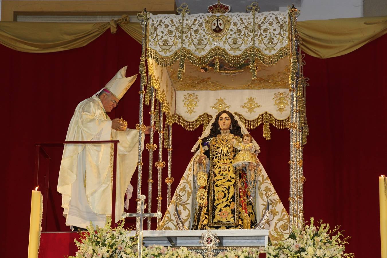 La coronación de la Virgen del Carmen, en imágenes