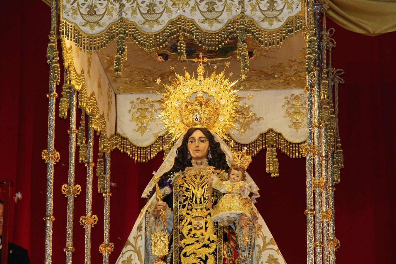 La coronación de la Virgen del Carmen, en imágenes