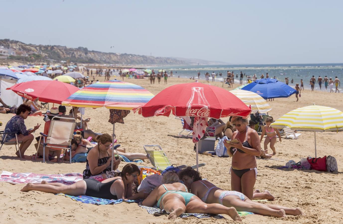 Jornada de playa en Mazagón, en imágenes