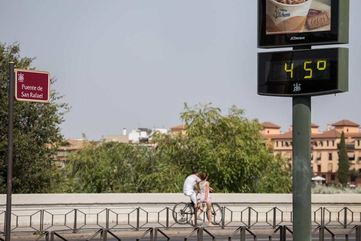 Córdoba bajo la primera ola de calor del verano, en imágenes
