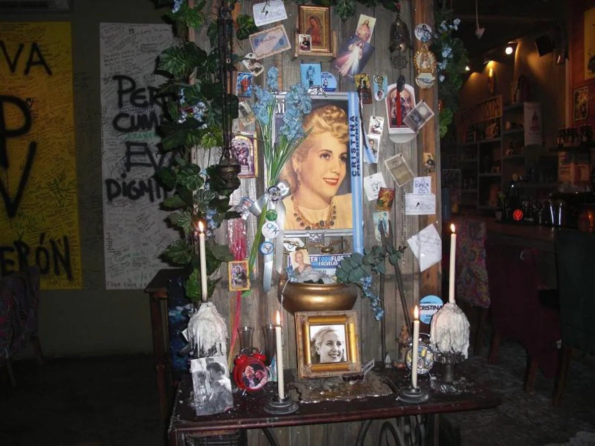 Altar homenaje a Eva de Perón en Argentina. 