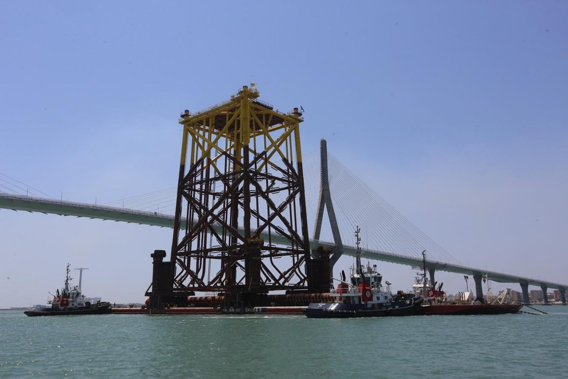 GALERÍA FOTOS: La ‘jacket’ de Iberdrola viaja al mar del Norte