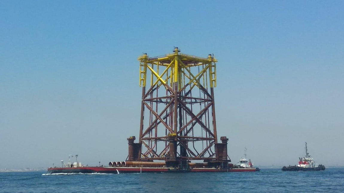GALERÍA FOTOS: La ‘jacket’ de Iberdrola viaja al mar del Norte