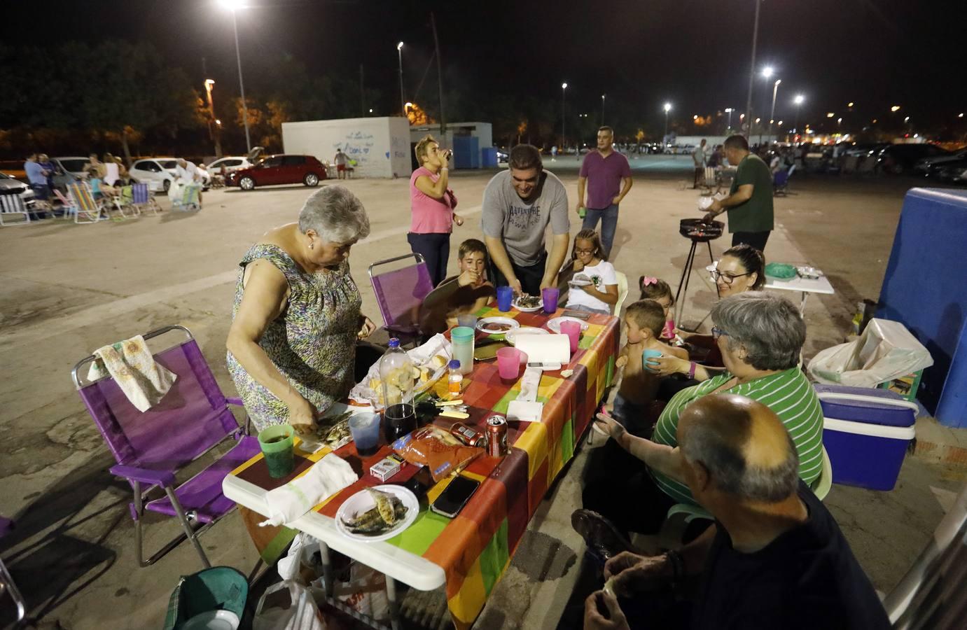 El Arenal en la noche más calurosa del verano, en imágenes