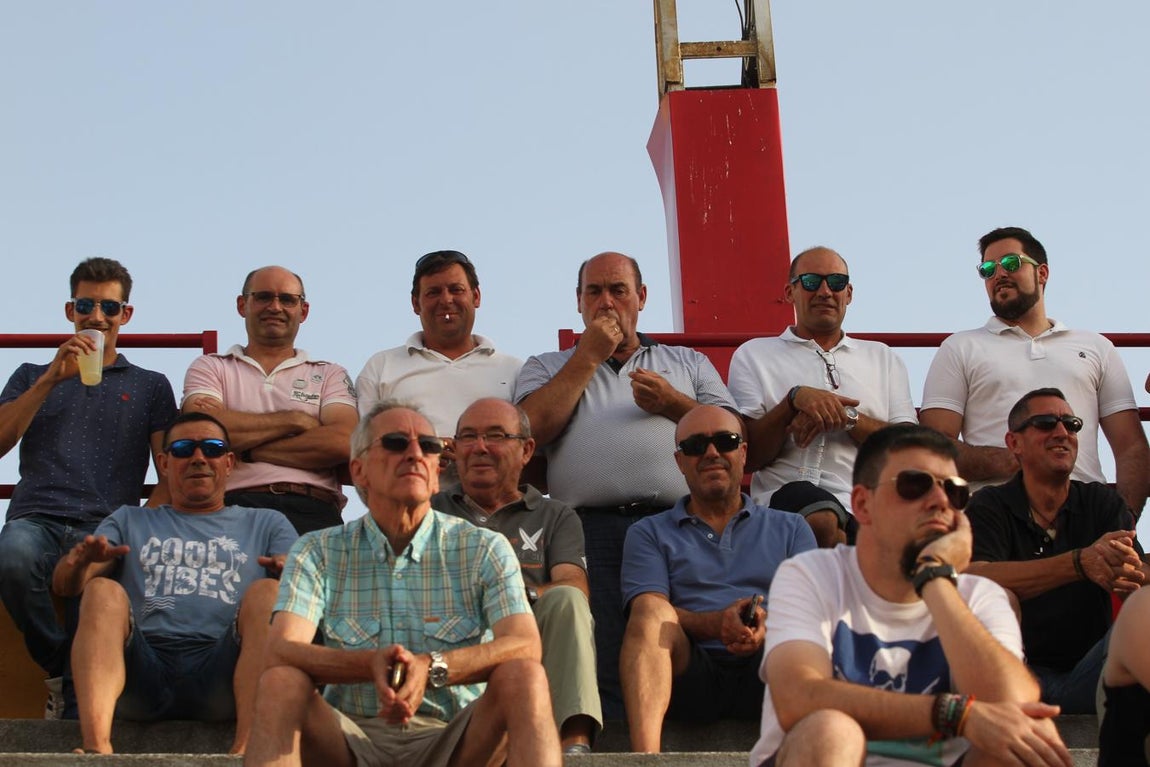 Concurrida tarde de toros en Bargas