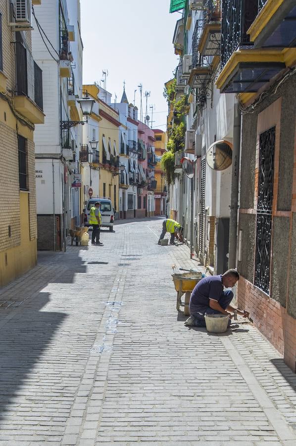 De zanja en zanja por las calles de Sevilla