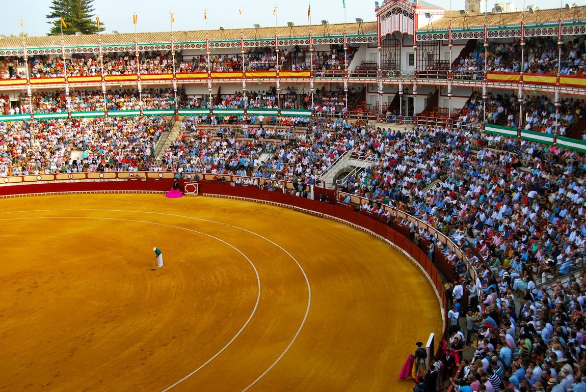Ambiente del interior de la plaza. 