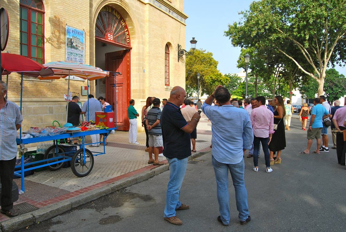 Ambiente previo en la Puerta Grande. 