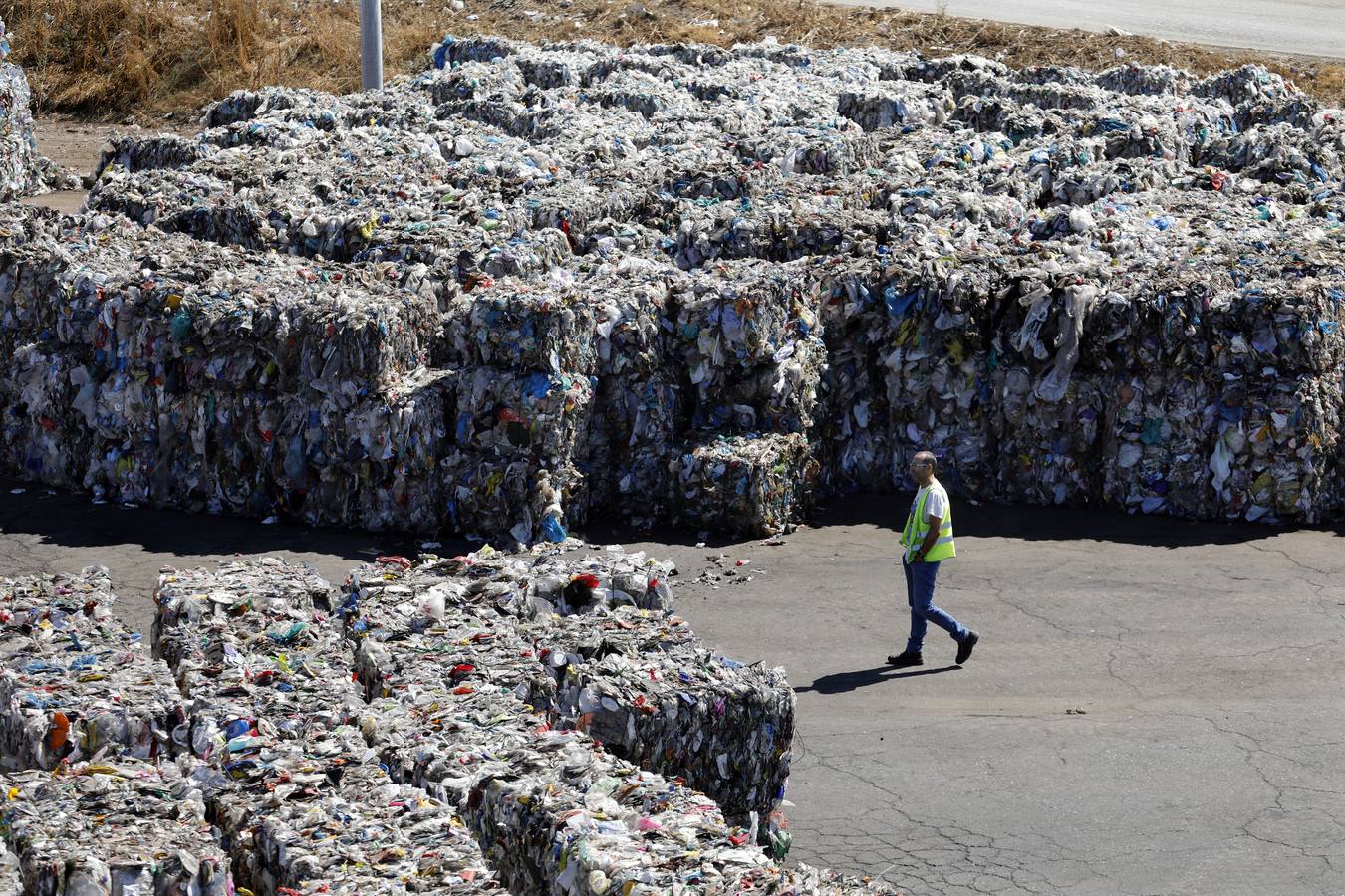 La planta de reciclaje del Lobatón, en imágenes