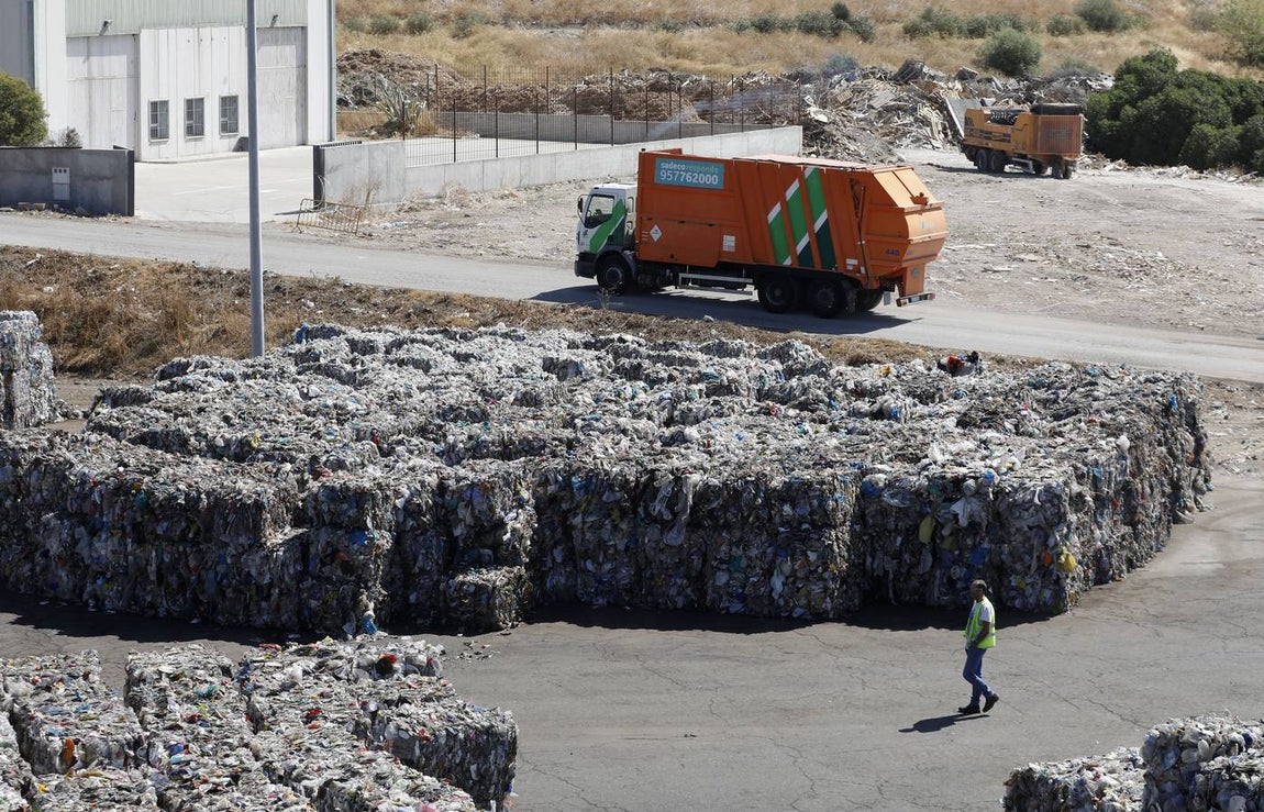 La planta de reciclaje del Lobatón, en imágenes
