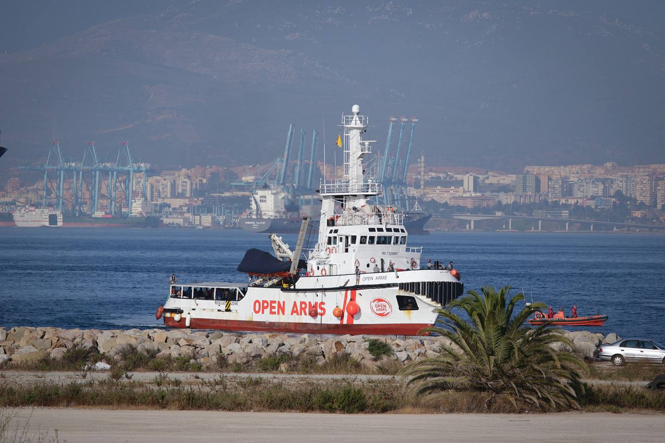 La llegada del «Open Arms» a San Roque, en imágenes