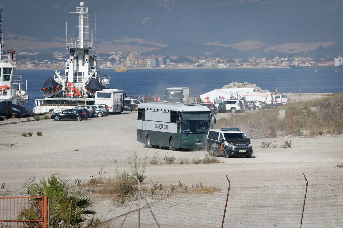 La llegada del «Open Arms» a San Roque, en imágenes