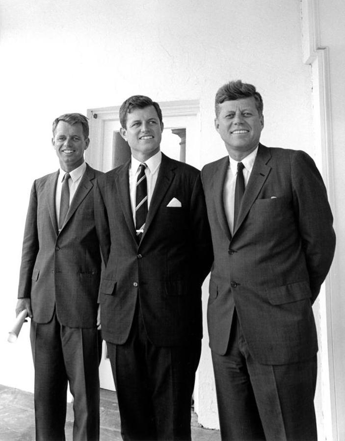 El presidente Kennedy junto a sus hermanos. 
