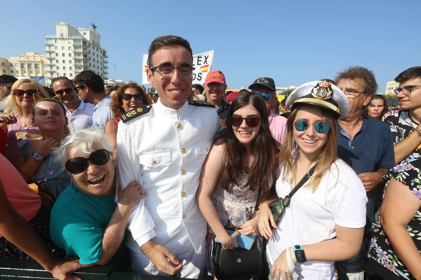 FOTOS: La llegada de Elcano a Cádiz, en imágenes