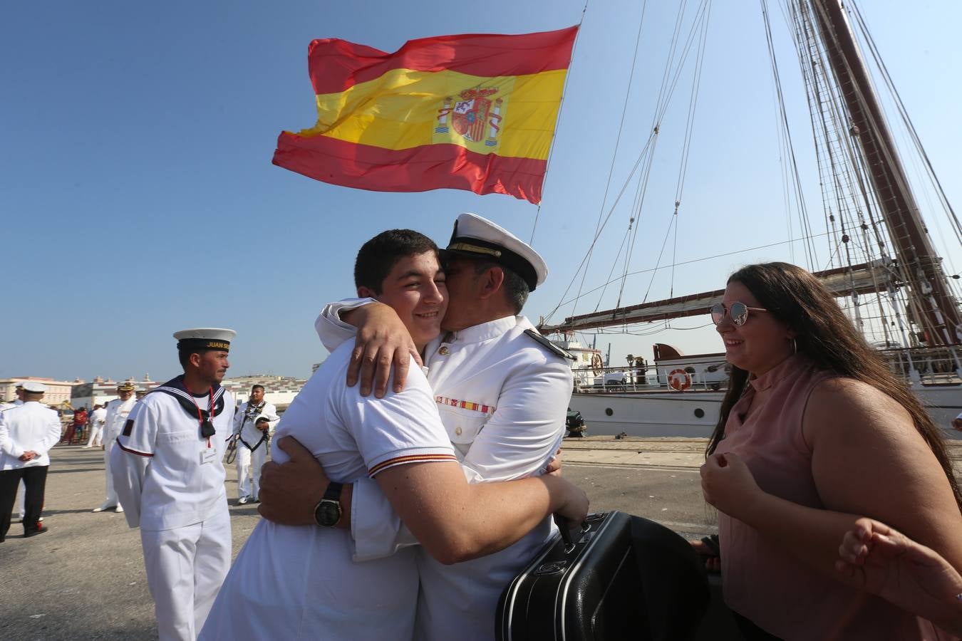 FOTOS: La llegada de Elcano a Cádiz, en imágenes