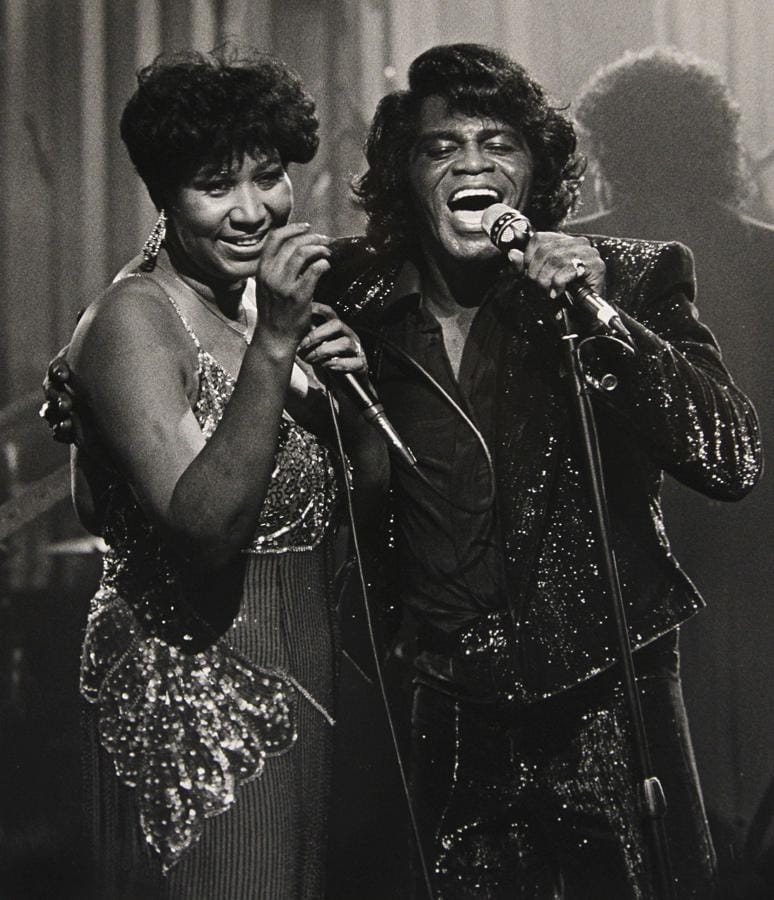 En enero de 1987 Franklin cantó al lado de otro grande del soul: James Brown. 