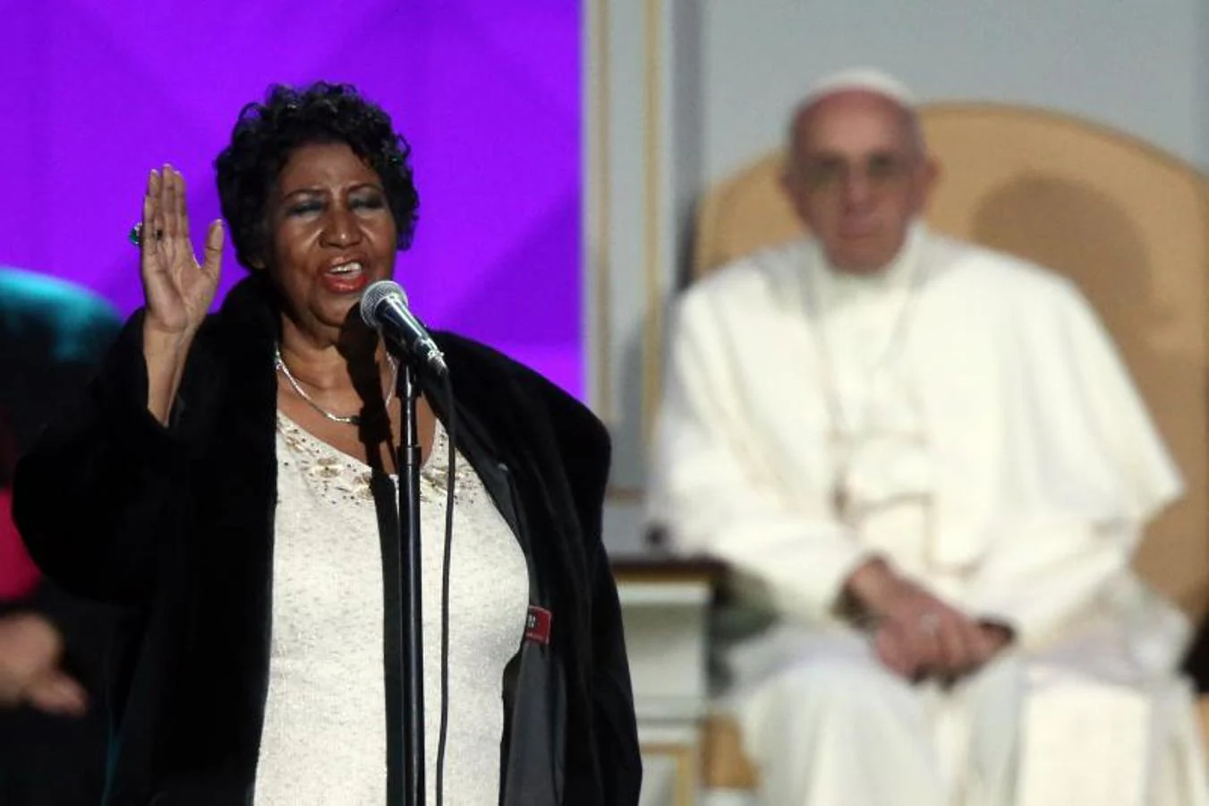 El Papa Francisco observa la actuación de Aretha Franklin en el Festival de Familias de Filadelfia, el 26 de septiembre de 2015. 