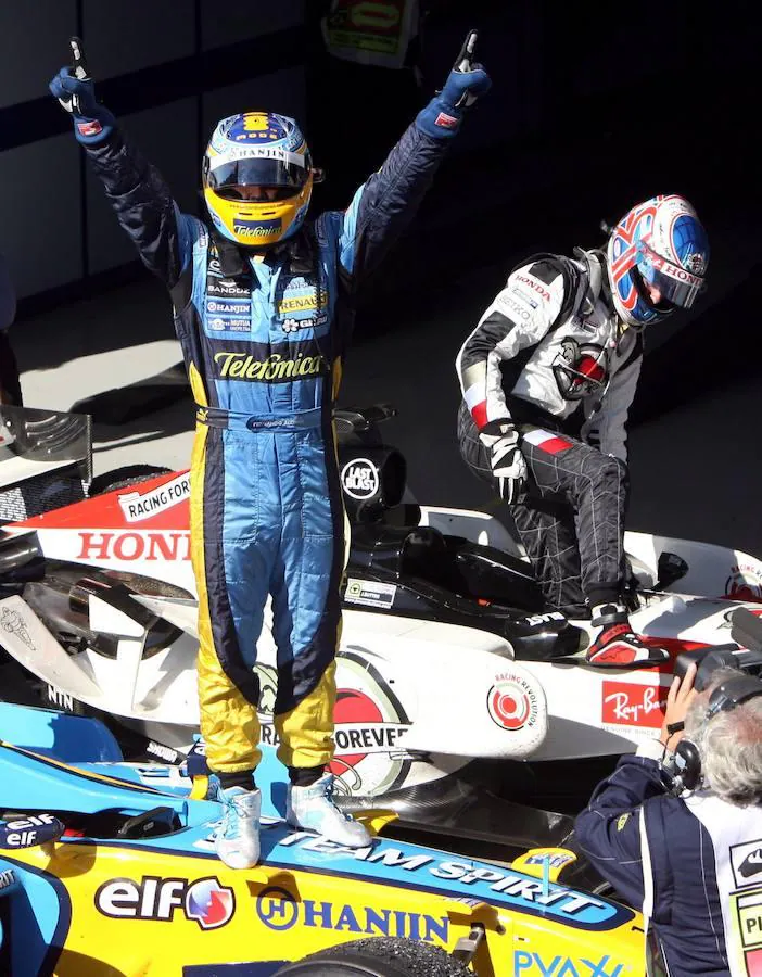 Fernando Alonso celebrando el título de campeón del mundo en Brasil. 
