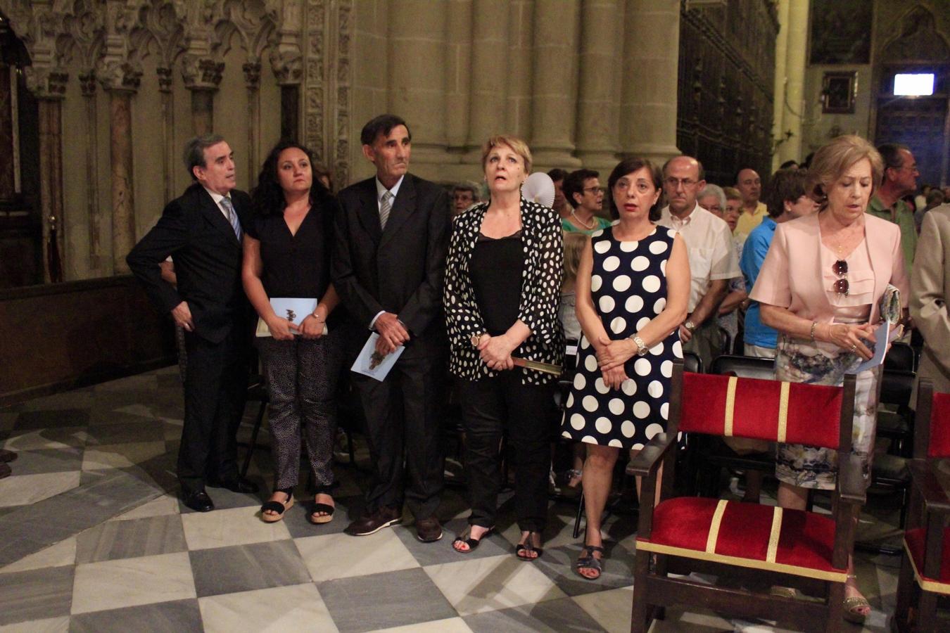 Se han entregado las medallas de la esclavitud a los nuevos miembros durante la celebración del octavario, entre ellos al exconcejal de Deportes, Fernando Fernández Gaitán. 