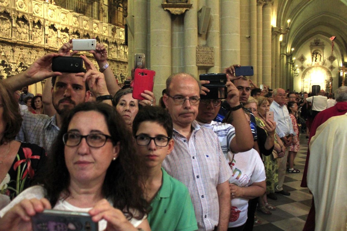 En imágenes: Toledo con su Virgen del Sagrario y los botijos