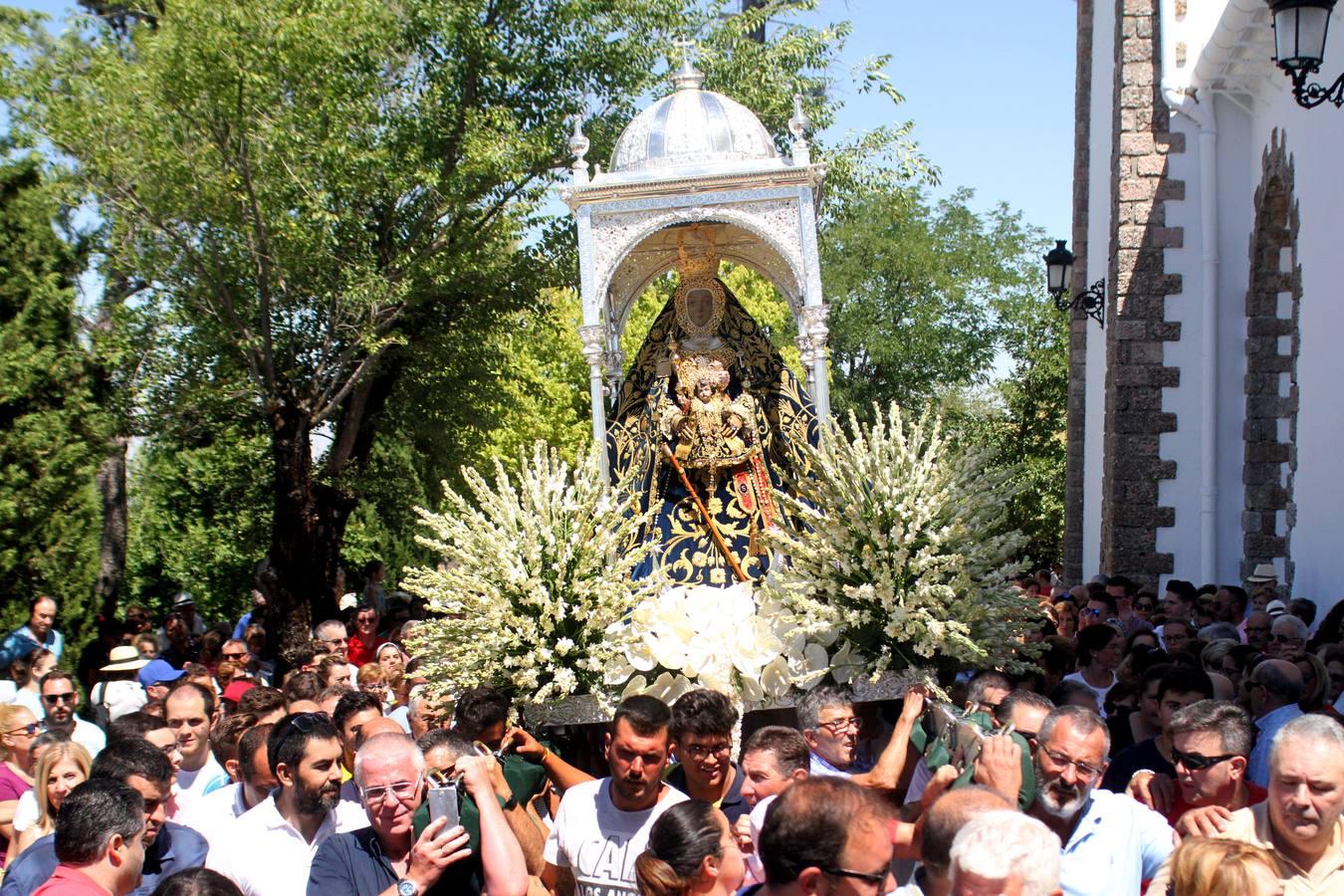 La procesión de la Virgen de la Sierra de Cabra, en imágenes