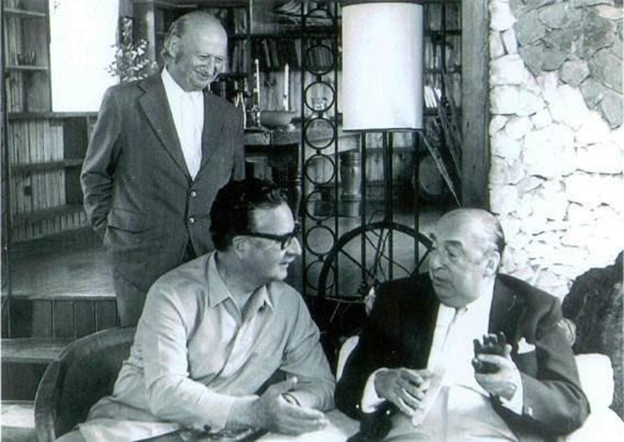 Pablo Neruda con Salvador Allende y Volodia Teitelboim. 