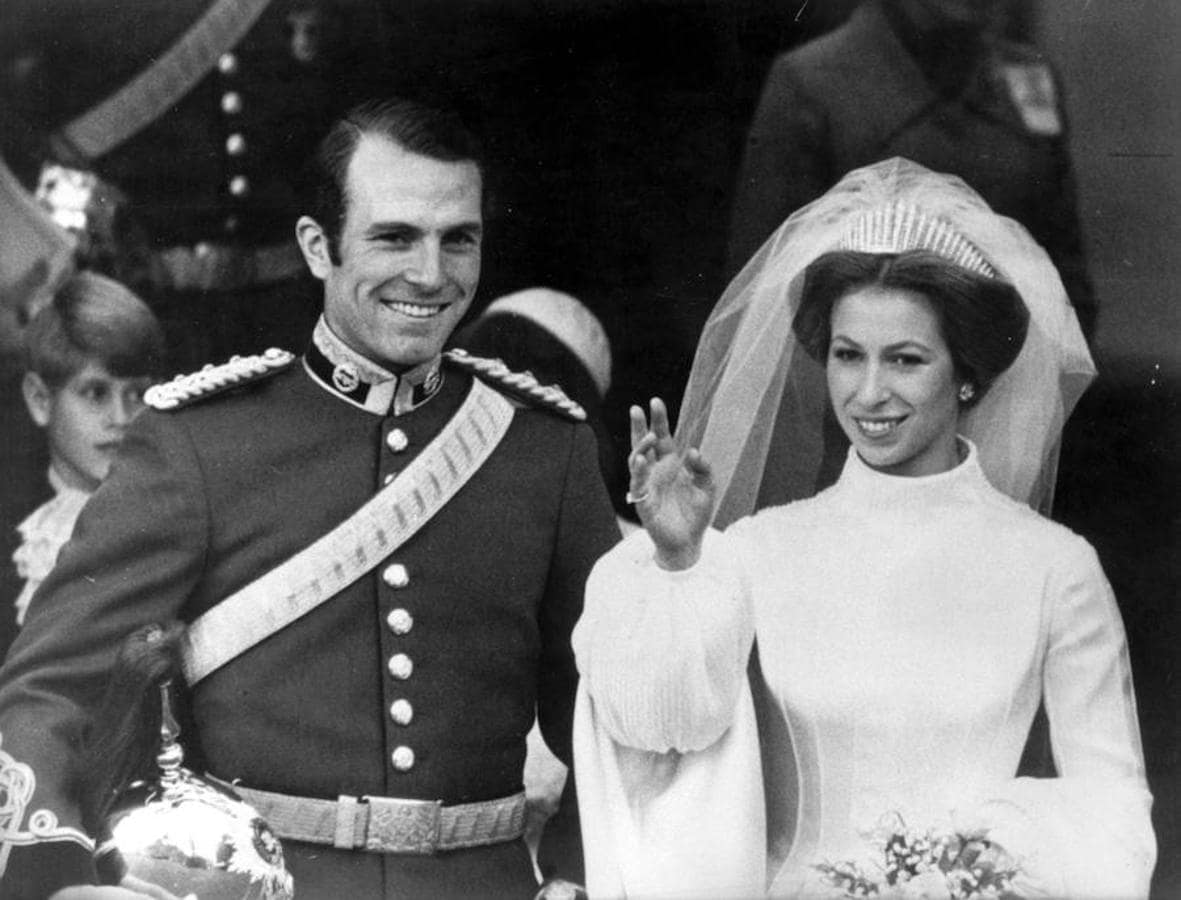 1973. El 1 de noviembre se casó la única hija de los Reyes de Inglaterra con un militar, el capitán Mark Phillips