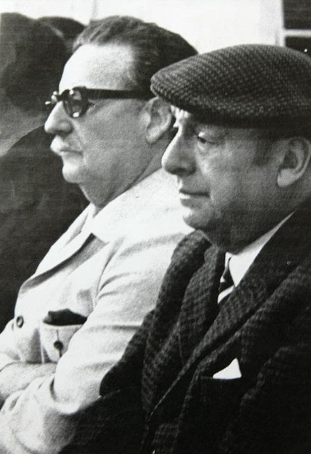 Salvador Allende junto con el poeta Pablo Neruda. 