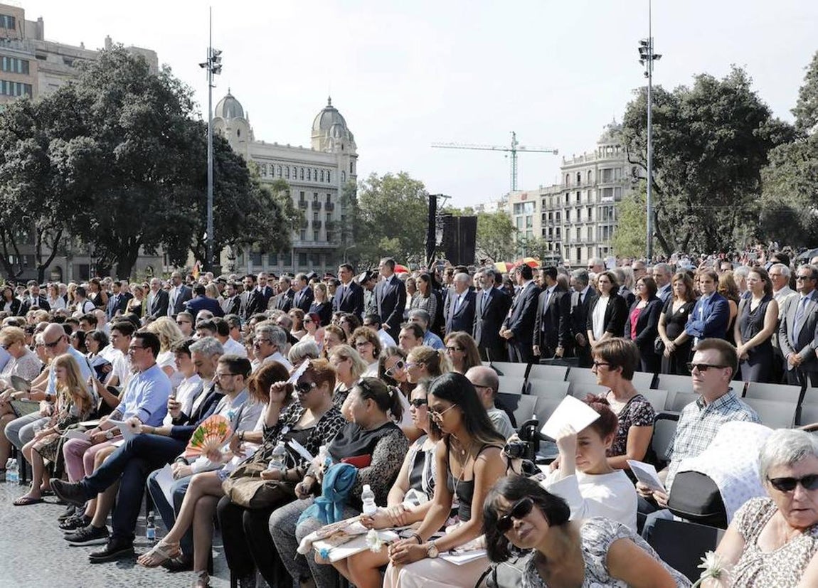 En imágenes: Homenaje a las víctimas del 17-A