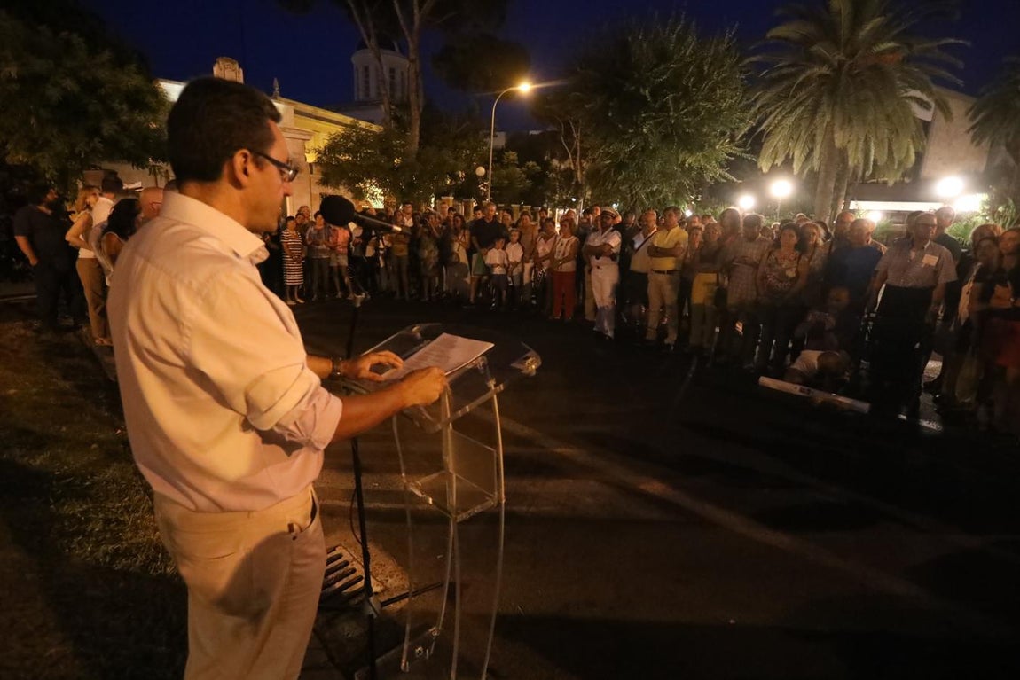 Fotos: Homenaje a las víctimas de la explosión de Cádiz de 1947