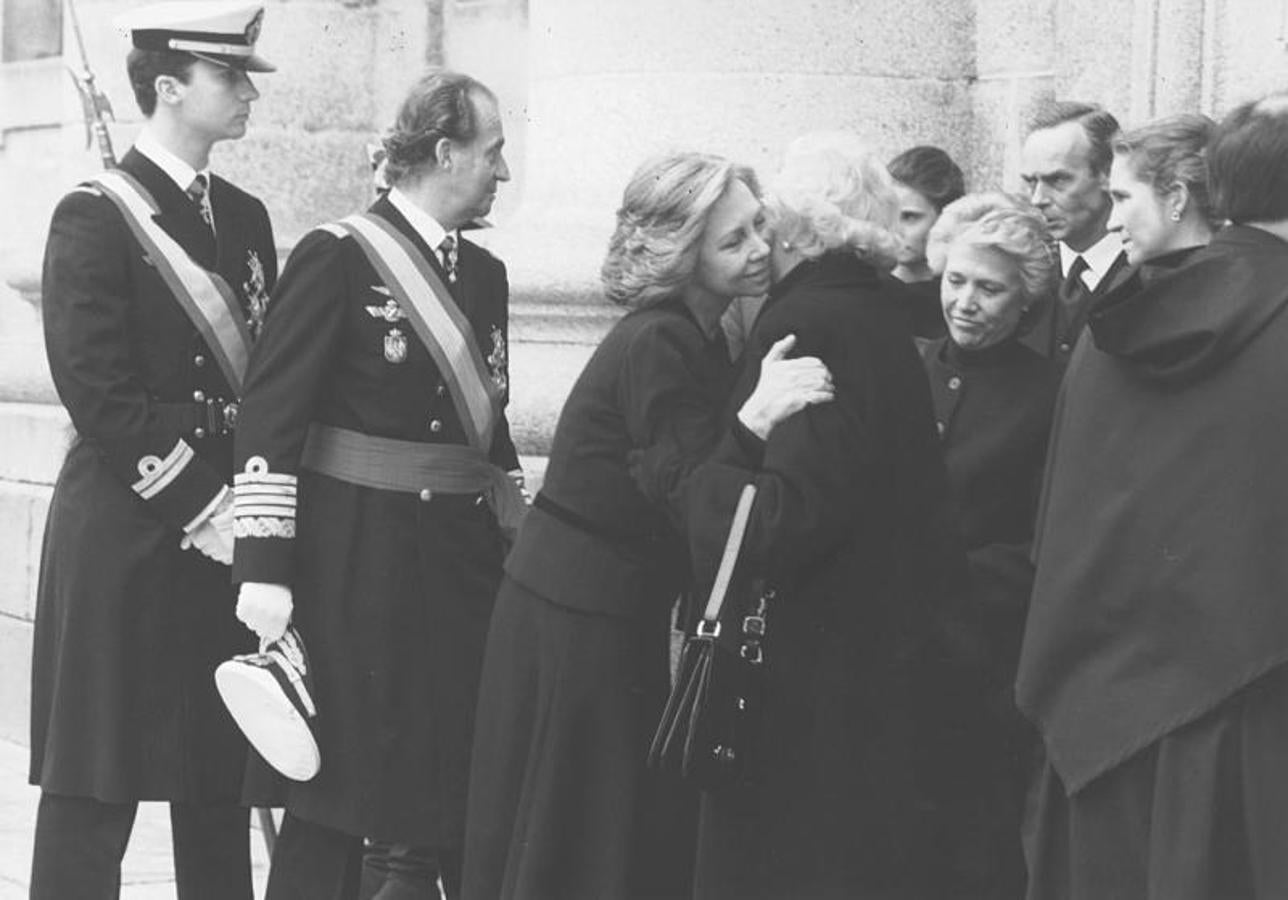 Doña Sofía, don Juan Carlos y don Felipe, en el funeral de don Juan de Borbón. 