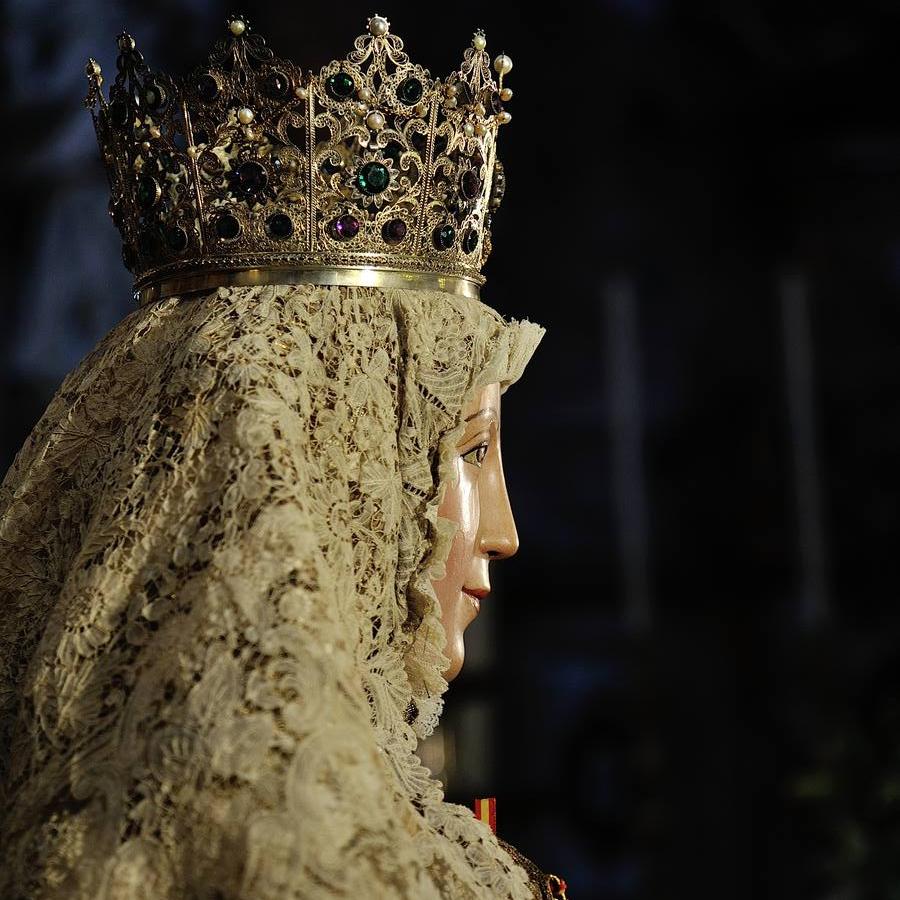 Galería del segundo besamanos de la Virgen de los Reyes