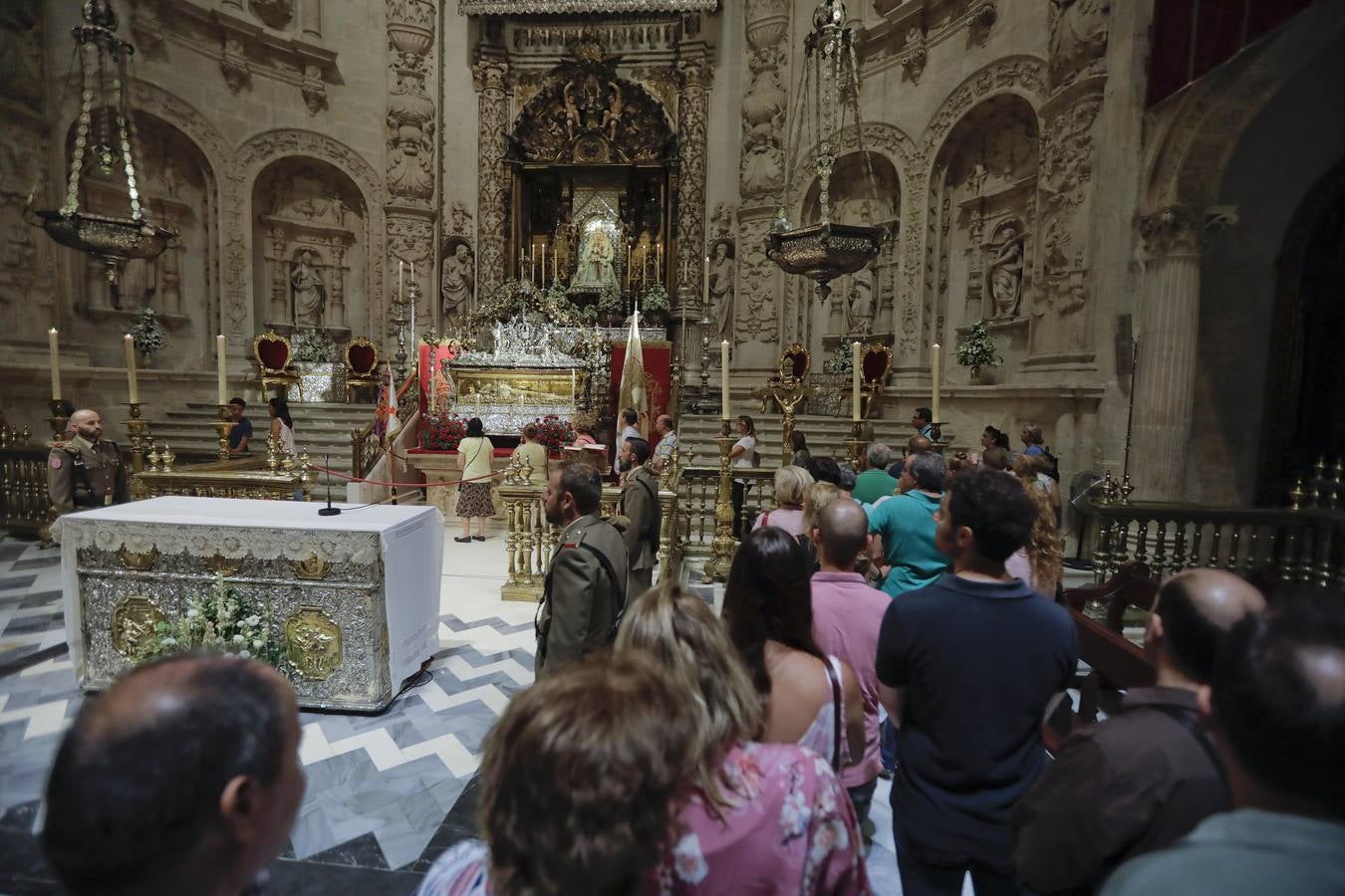 Galería de la apertura de la urna del Rey San Fernando