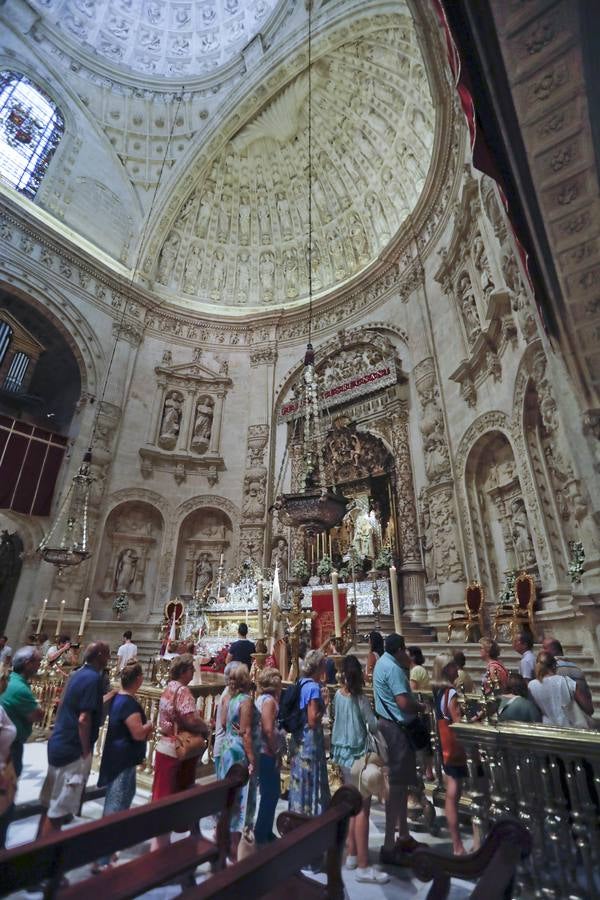 Galería de la apertura de la urna del Rey San Fernando